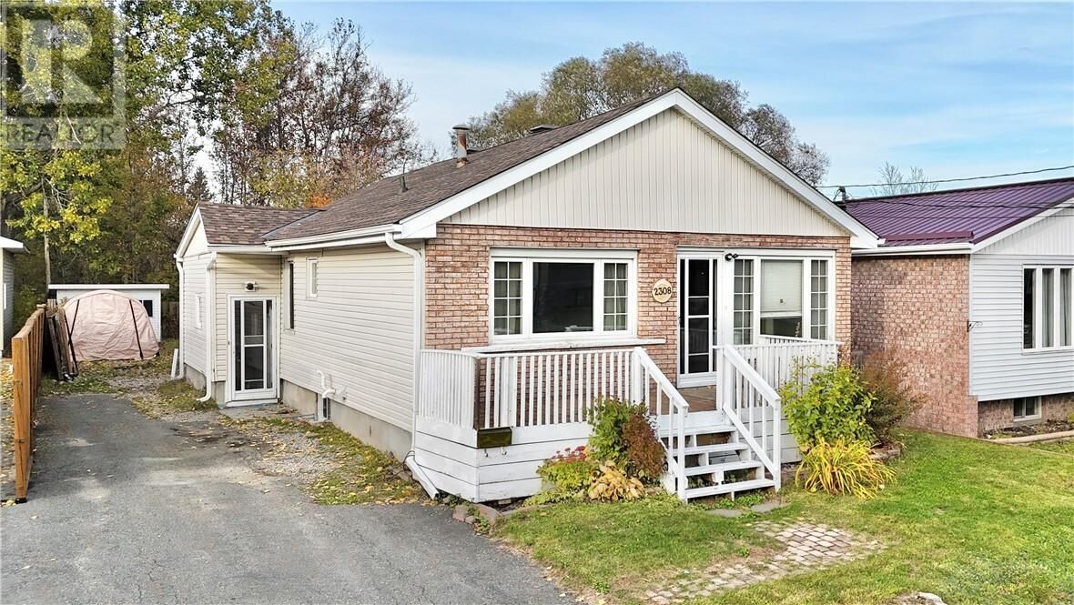 Property Photo:  2308 Josephine Street  ON P3A 2N2 