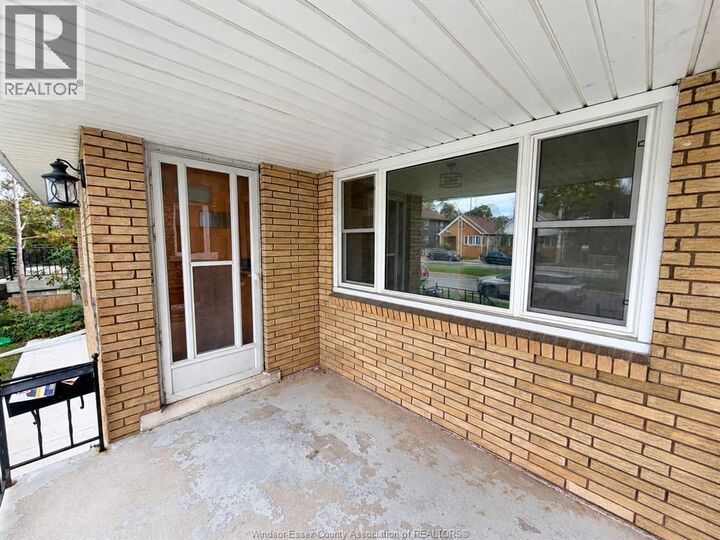 Property Photo: 1425 Giles Boulevard East ON N9A 4H2