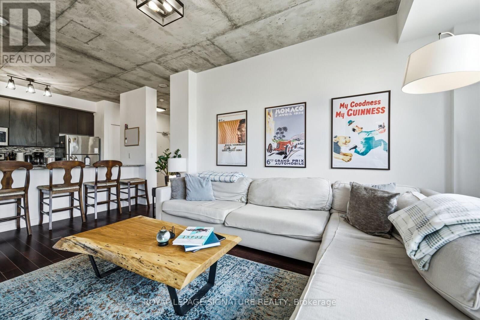 Property Photo: 400 Wellington Street West 803 ON M5V 0B5