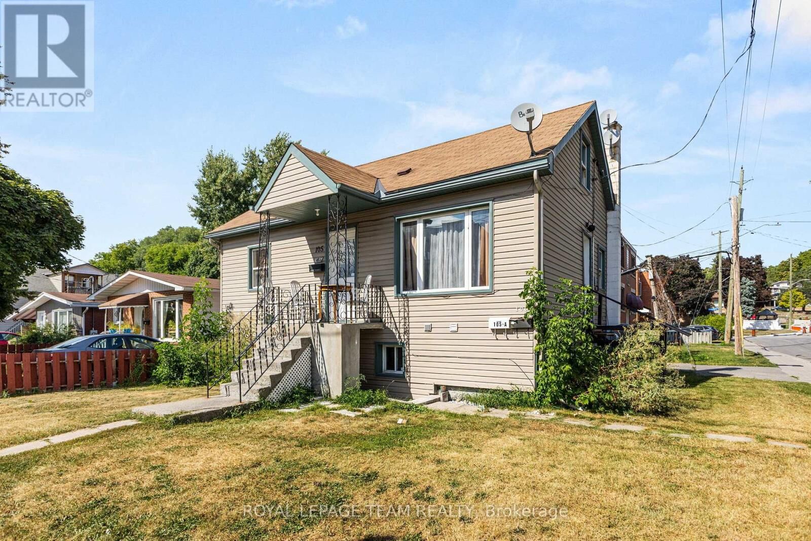 Property Photo:  105 Jolliet Avenue  ON K1L 5H1 