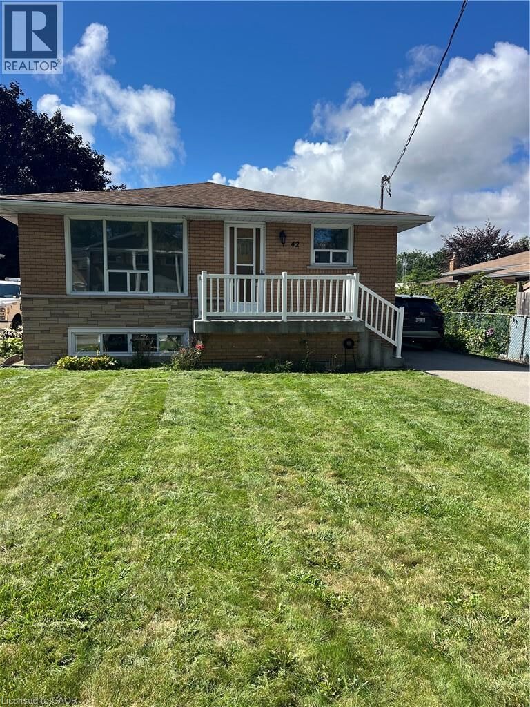 Property Photo: 42 Woodman Drive South Upper ON L8K 4E4