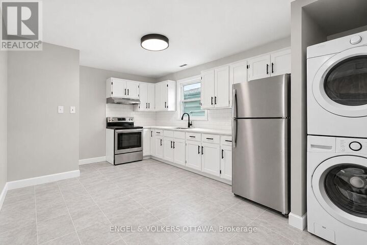 Property Photo: 527 Laderoute Avenue 3 ON K1Z 5V9