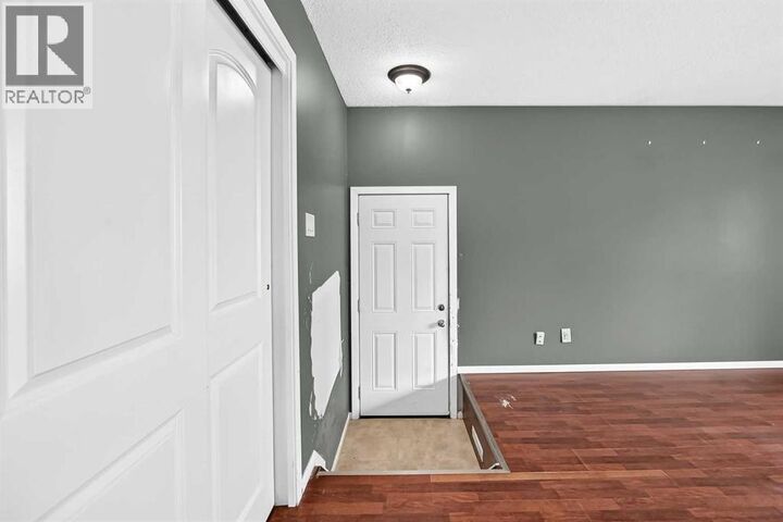 Property Photo:  5116 Forego Avenue  AB T2A 2C6 