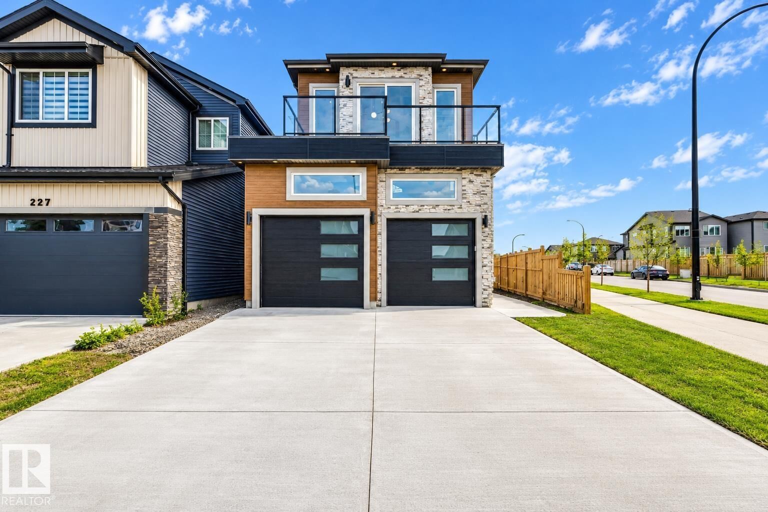 Property Photo:  231 28 St SW  AB T6X 3E4 
