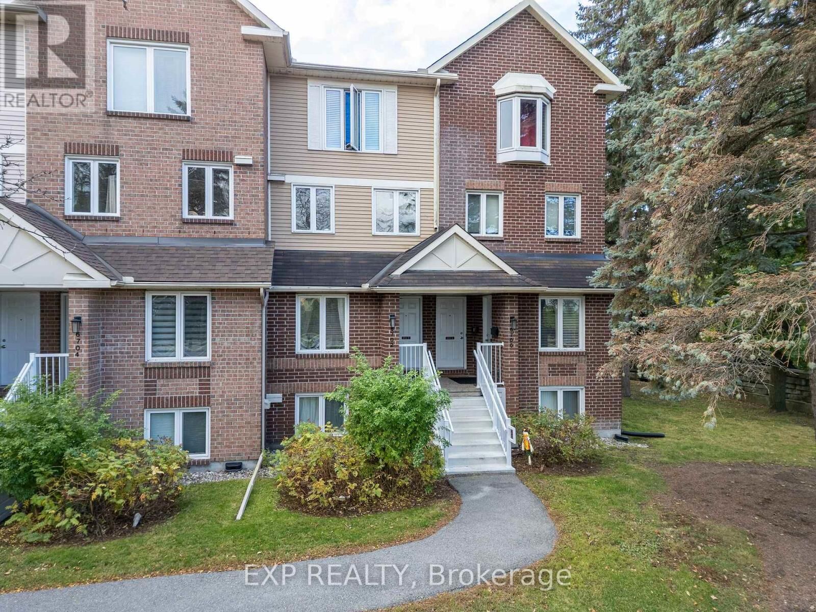 Property Photo:  6702 Jeanne D'Arc Boulevard North B  ON K1C 6E9 