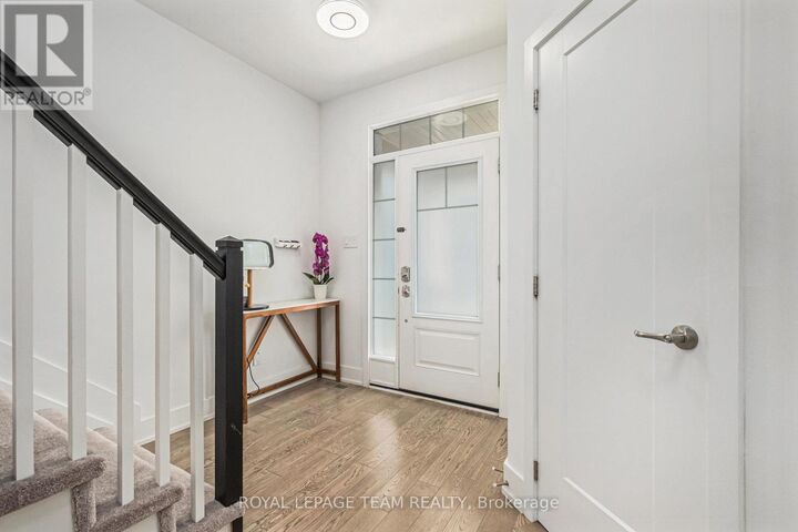 Property Photo:  622 Malahat Way  ON K2S 1E7 