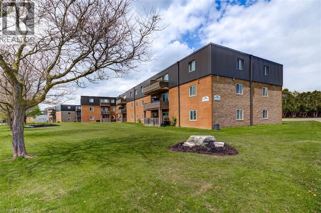 Property Photo:  390 Admiral Drive 306  ON N5V 3C2 