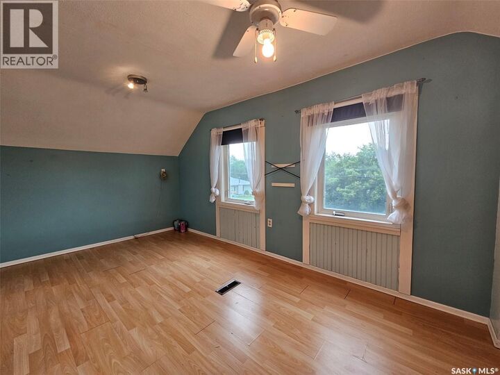 Property Photo: 218 7th Street W SK S0C 0R0