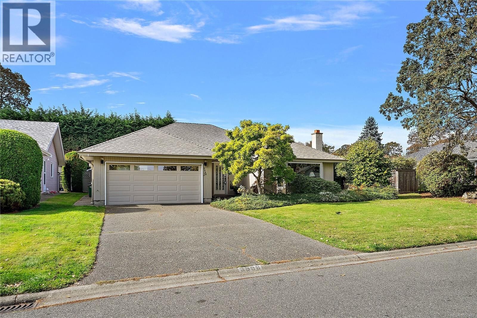 Property Photo: 3998 Hopesmore Drive BC V8N 6A3