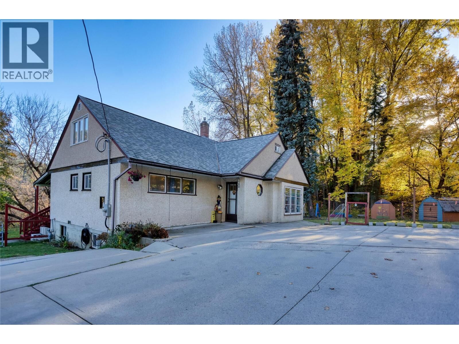 Property Photo: 2066 Caughlin Road BC V0G 1L1