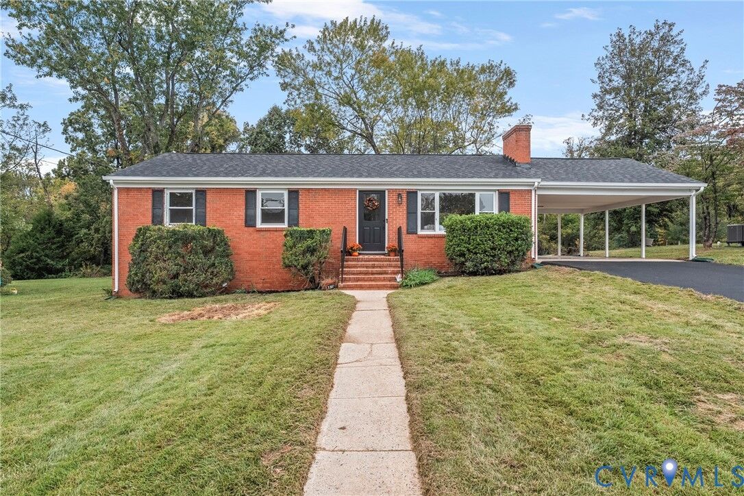 Property Photo:  2307 Wakefield Road  VA 22901 