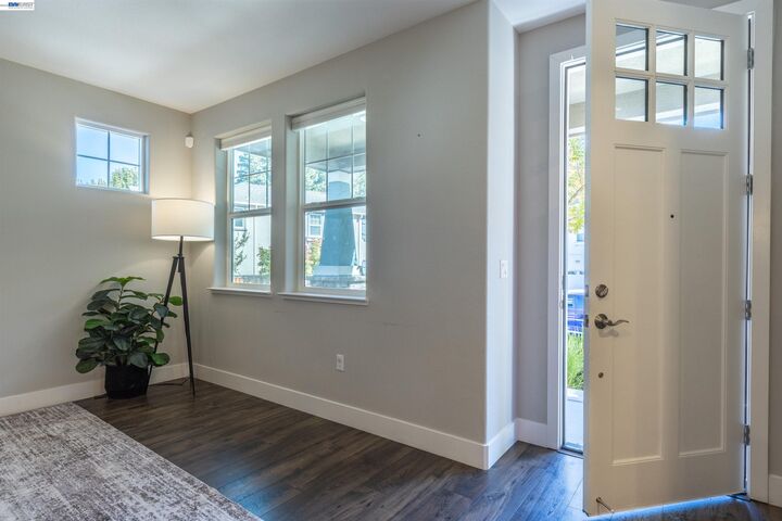 Property Photo: 601 Chives Way CA 94595