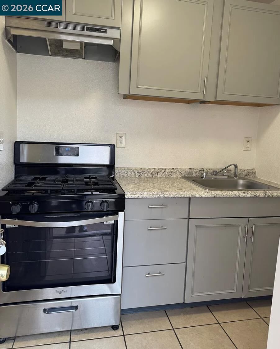 Property Photo:  416 N 1/2 School St #6  CA 95240 