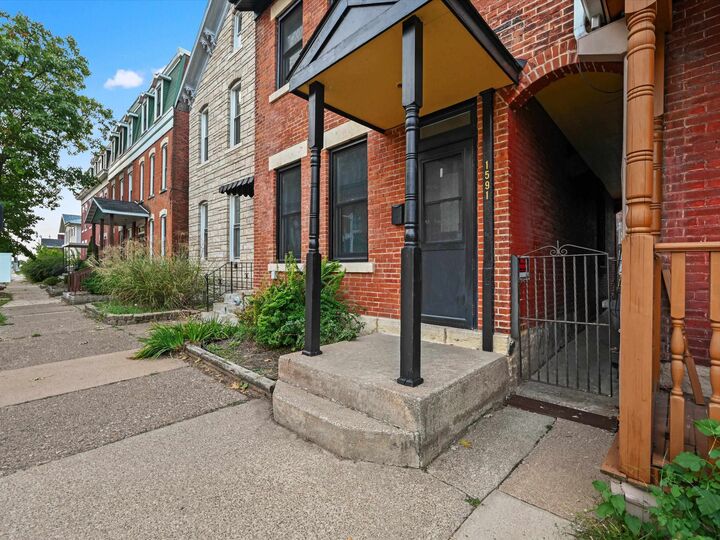 Property Photo:  1591 White Street  IA 52001 