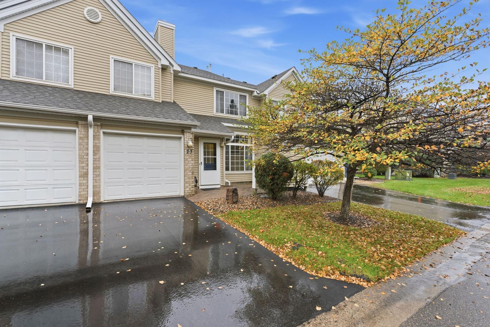 Property Photo:  2255 Ranchview Lane N  MN 55447 