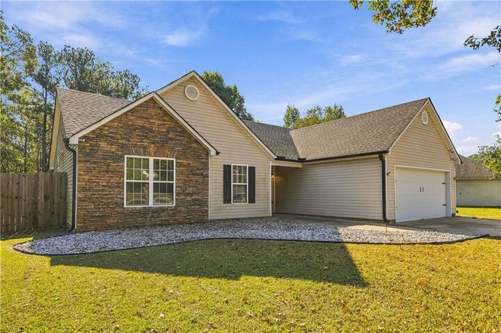 Property Photo:  170 Vintage Drive  GA 30014 