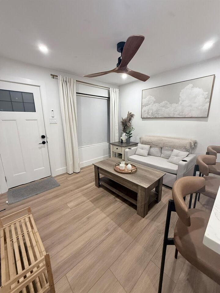 Property Photo:  5844 Darling 3  TX 77007 