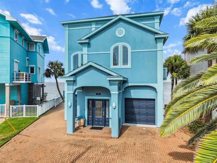 Property Photo:  143 Isles End Road  TX 77554 
