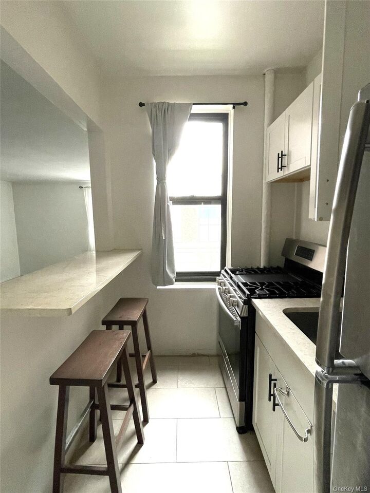 Property Photo: 210 Martine Avenue 4M NY 10601
