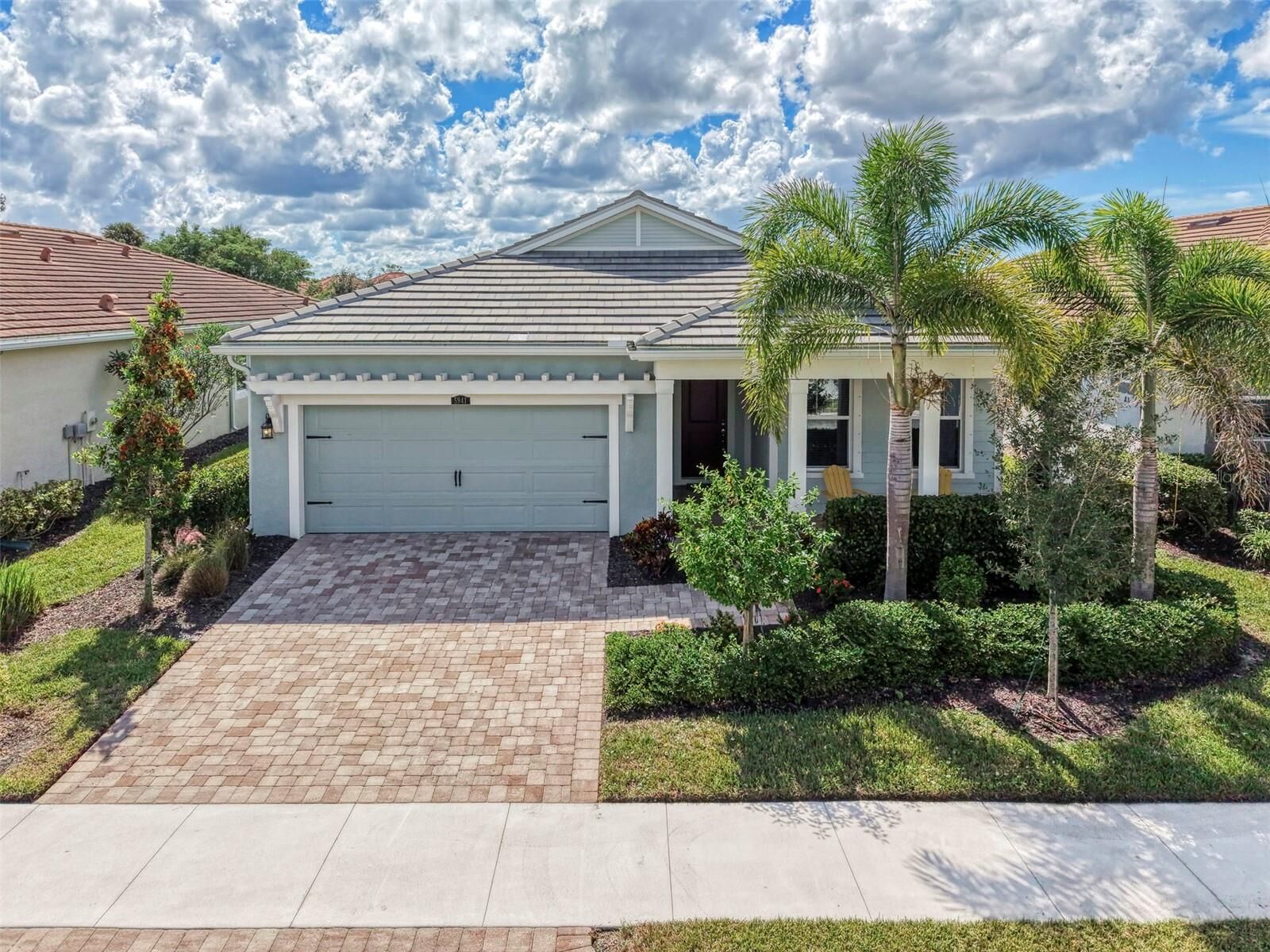 Property Photo: 5941 Long Shore Loop FL 34238