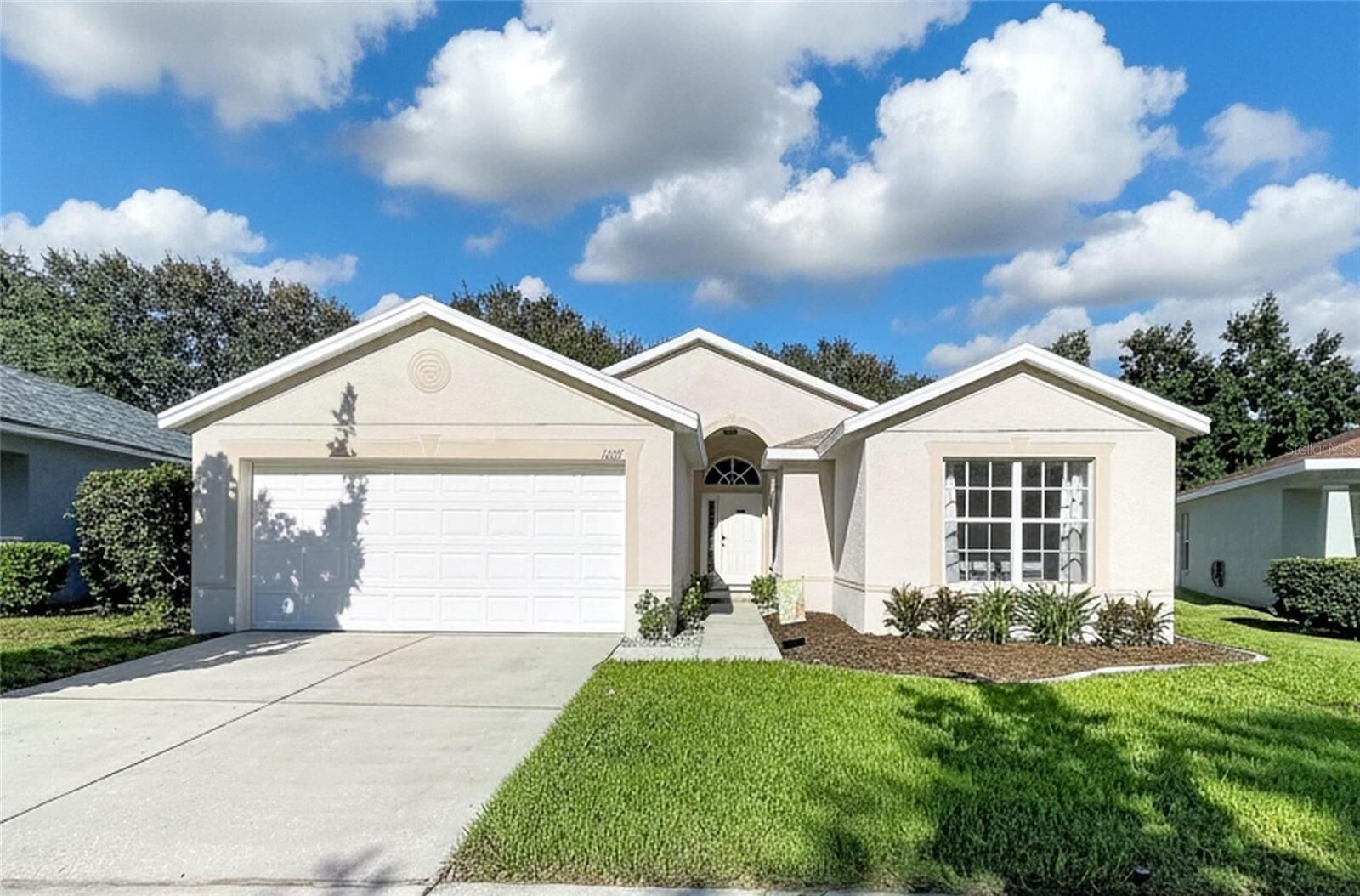 Property Photo:  11607 Mountain Bay Drive  FL 33569 