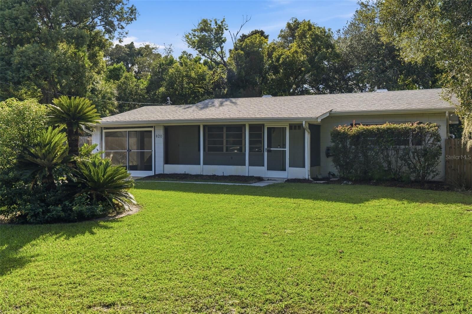 Property Photo:  820 S Montgomery Avenue  FL 32720 