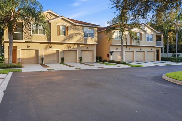 Property Photo:  3639 Parkridge Circle 10-102  FL 34243 