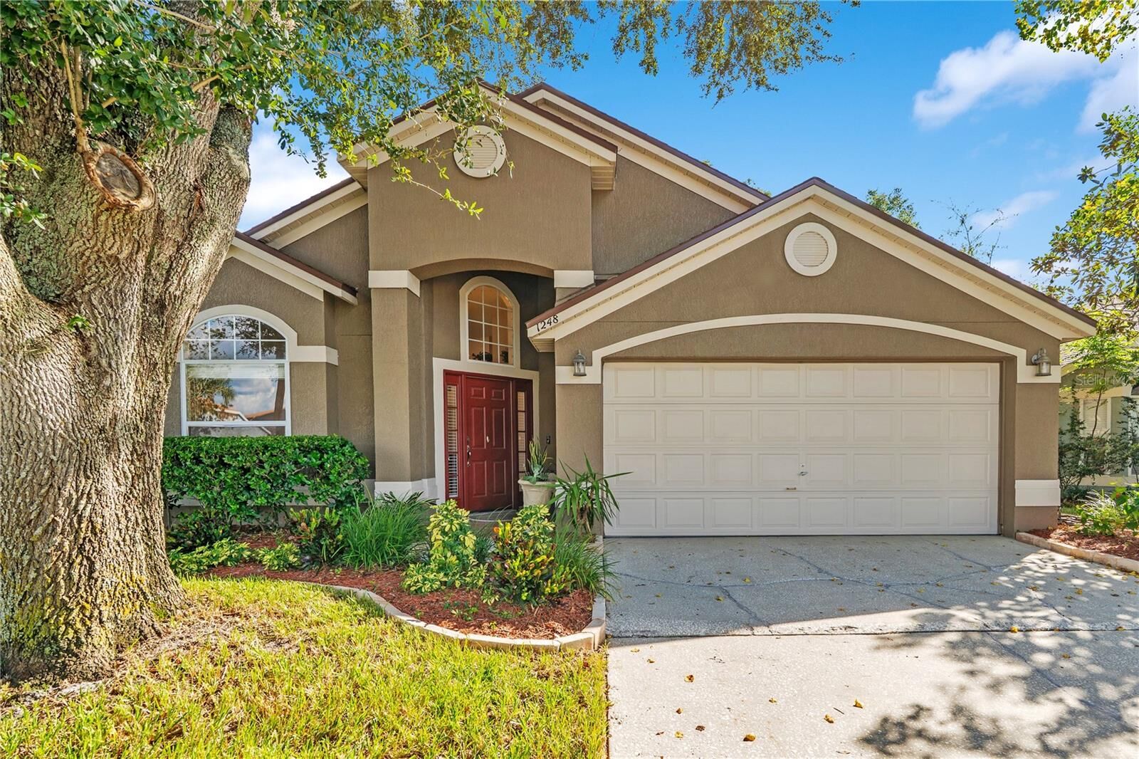 Property Photo:  1248 Woodfield Oaks Drive  FL 32703 