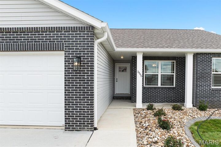 Property Photo:  3440 Navajo Trail  IL 62221 