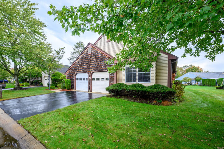 Property Photo:  13 Benjamin Franklin Drive  NJ 08831 