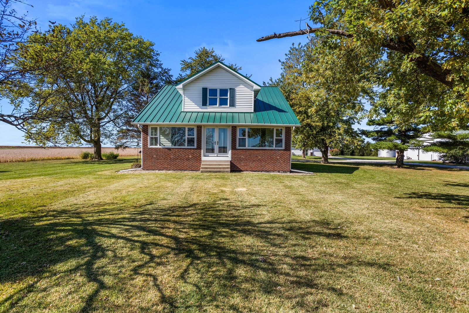 Property Photo:  3381 County Road 1200E  IL 60957 