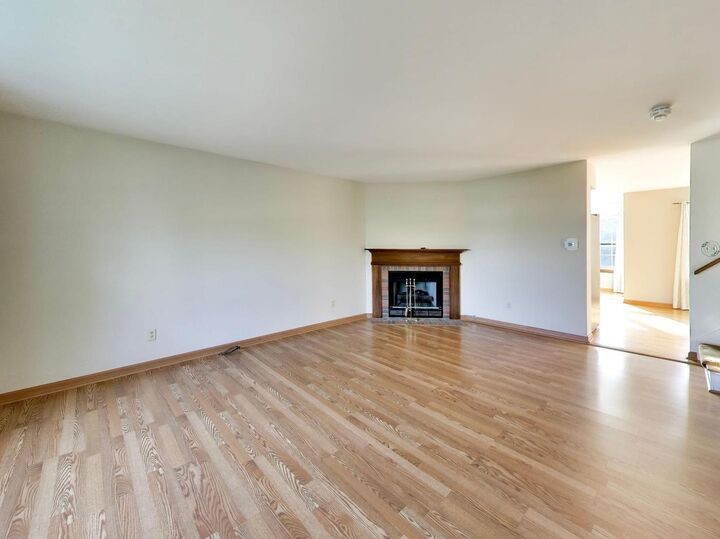 Property Photo:  1653 Delaware Court  IL 60134 