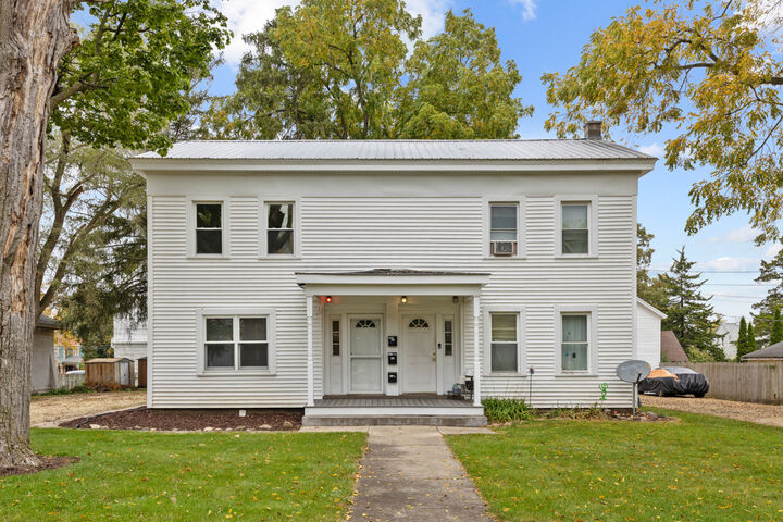 Property Photo:  322/324 W. Washington Str W Washington Street  IL 60152 
