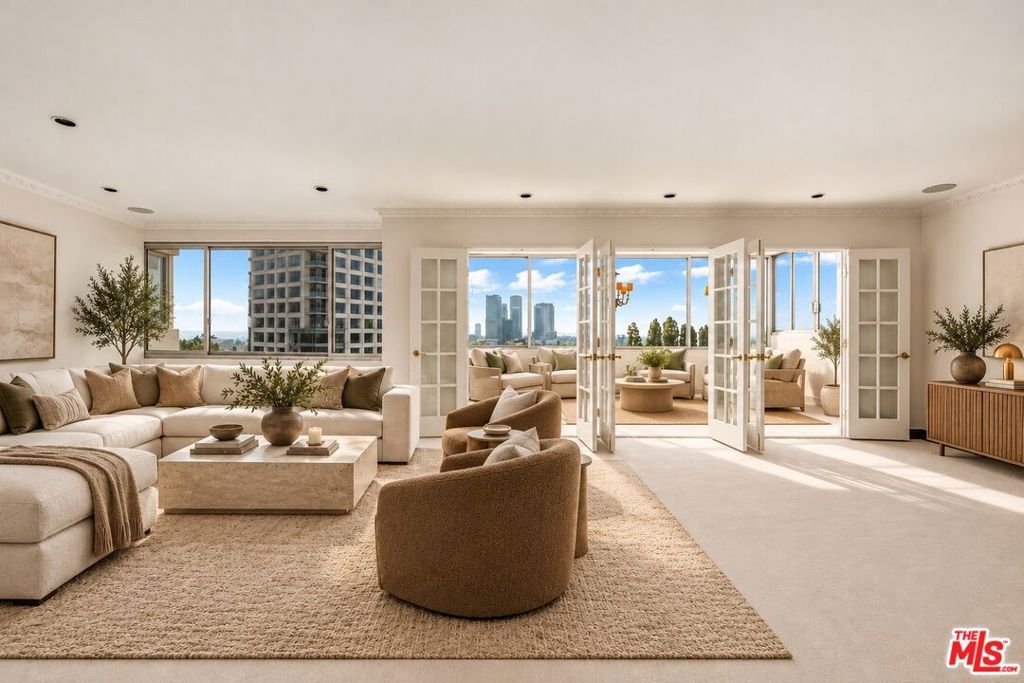 Property Photo:  875 Comstock Avenue 9D  CA 90024 