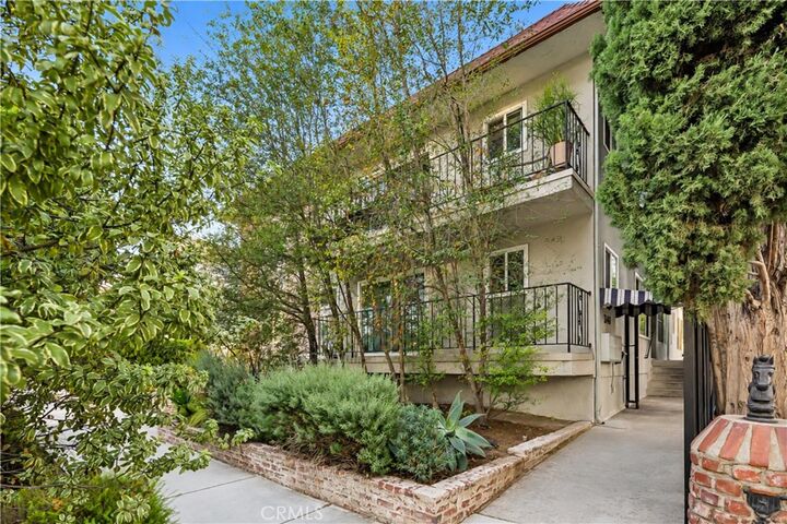 Property Photo:  540 N Croft Avenue 5  CA 90048 