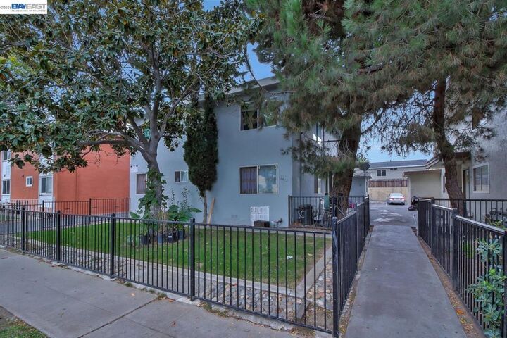 Property Photo:  1412 Carnelian Dr  CA 95122 