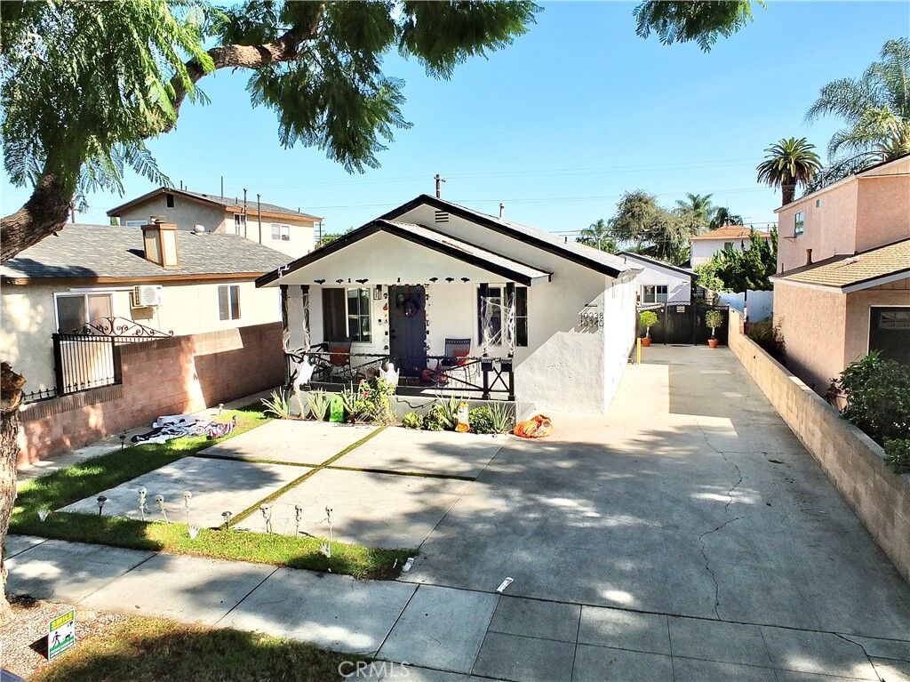 Property Photo:  10238 San Antonio  CA 90280 