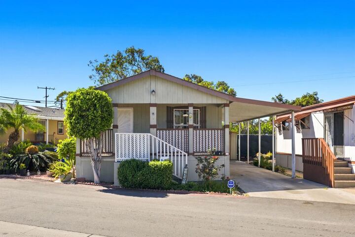 Property Photo:  6 Via Veneto 5  CA 91910 