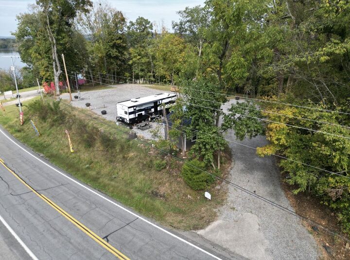 Property Photo: 1556 Cumberland City Rd TN 37050