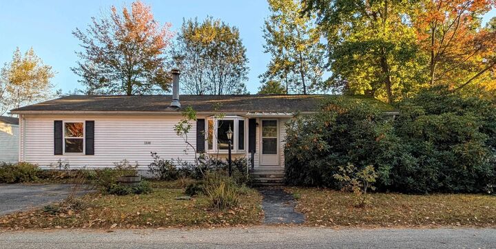 Property Photo:  110B Robinhood Dr Extension  NH 03833 