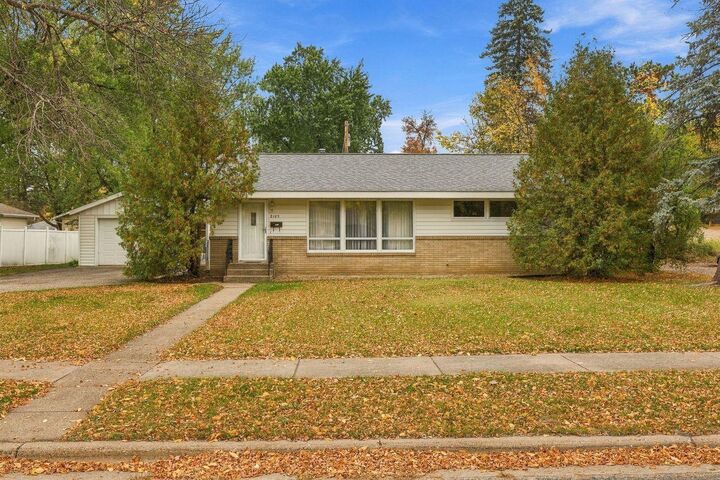 Property Photo:  2105 Centennial Drive  MN 56303 