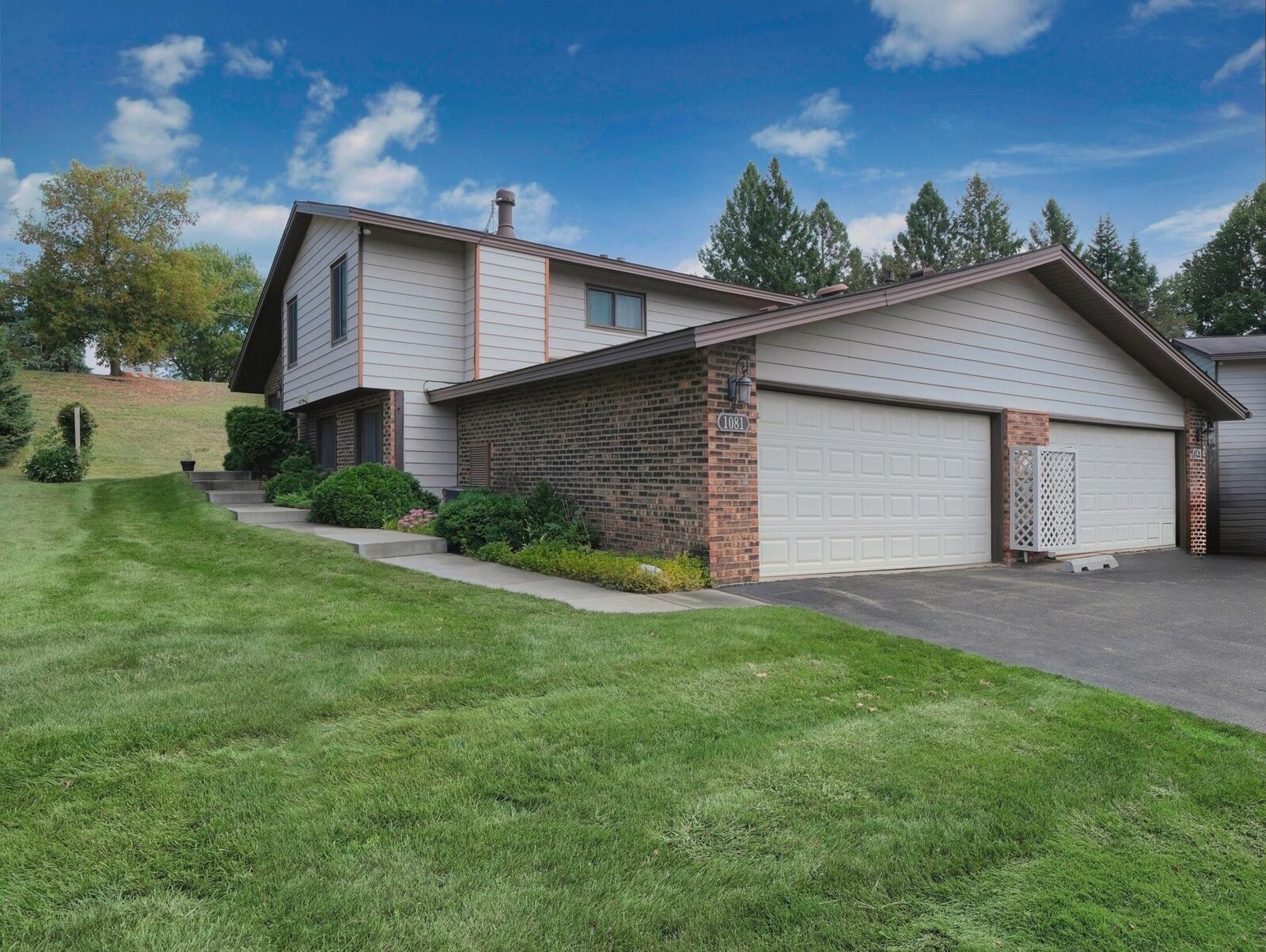 Property Photo: 1081 Weston Lane N MN 55447