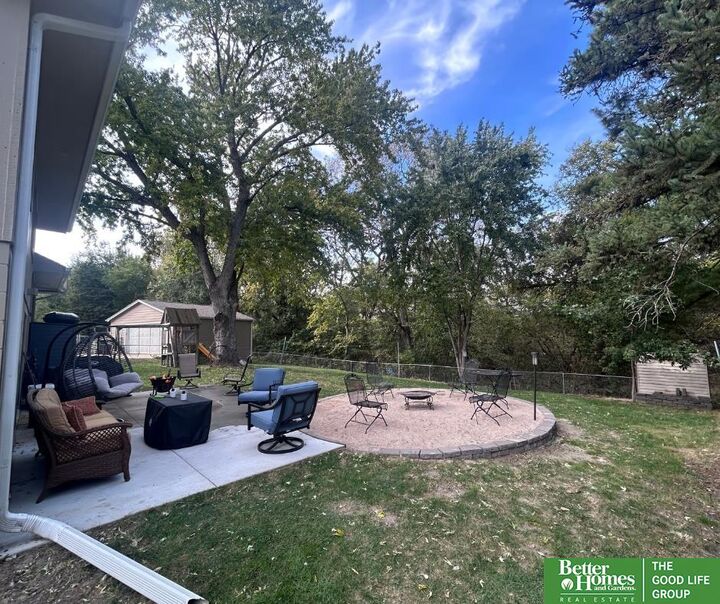 Property Photo: 9016 Lakeview Drive NE 68127