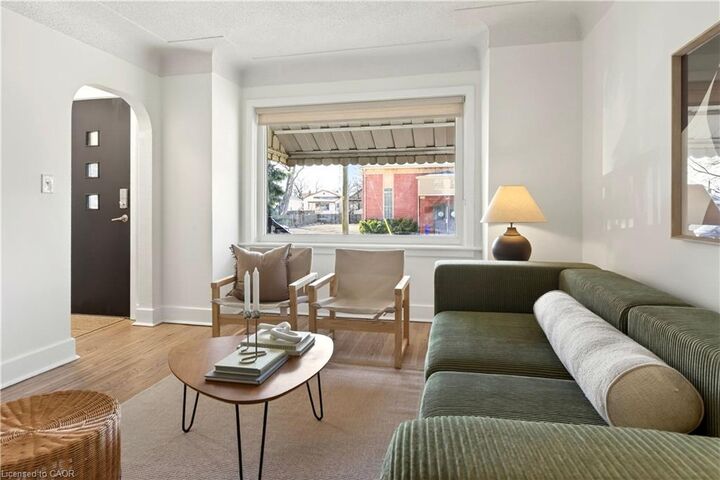 Property Photo:  33 East 34th Street 1  ON L8V 3W2 