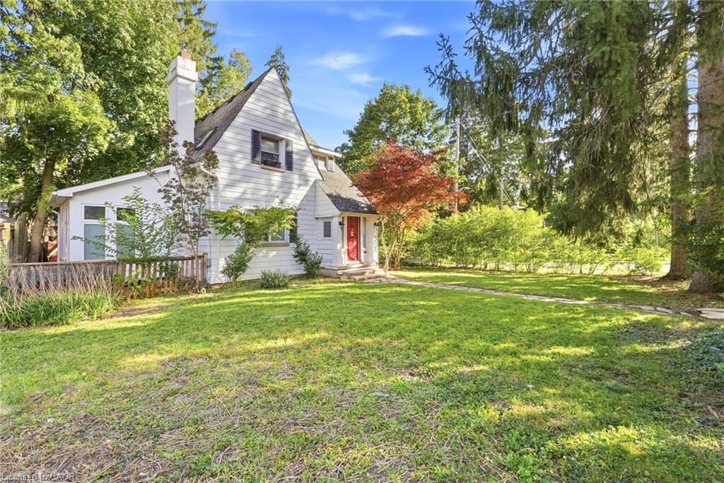 Property Photo:  132 Base Line Road E  ON N6C 2N8 
