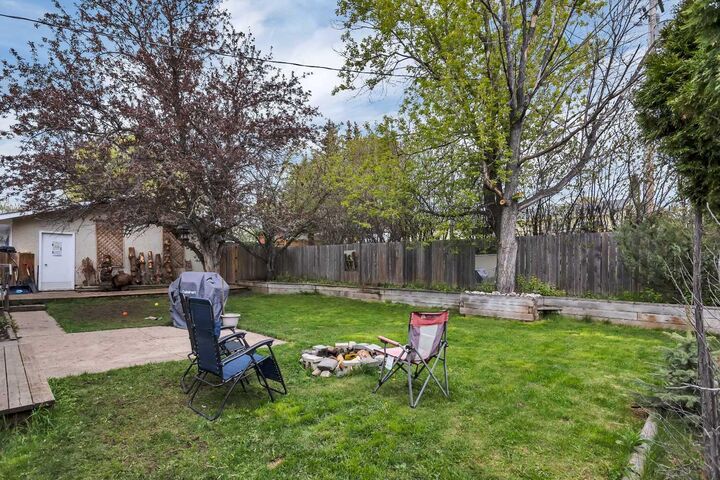 Property Photo:  5319 55 Street  AB T4T 1H3 