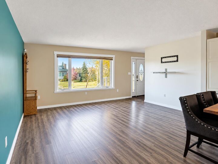 Photo de la propriété:  5919 53 Avenue  AB T9X 1M1 
