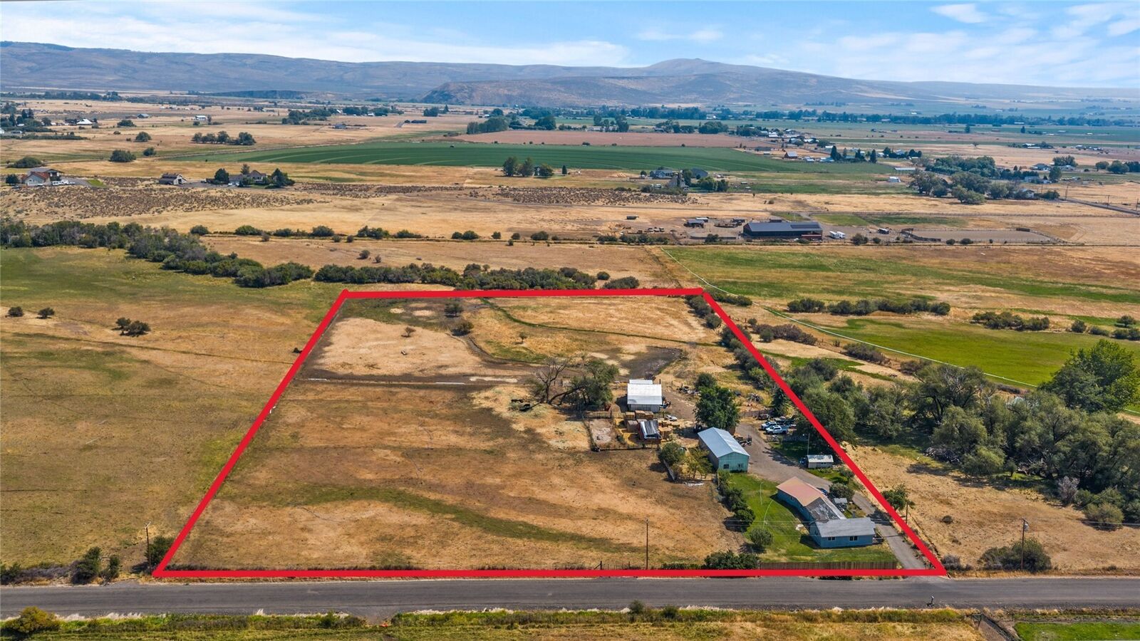 Property Photo: 420 Schnebly Road WA 98926