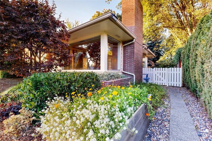 Property Photo: 825 Wauna Vista Drive WA 99362