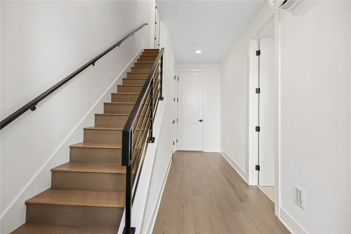 Property Photo:  12255  138th Place NE 1703  WA 98052 